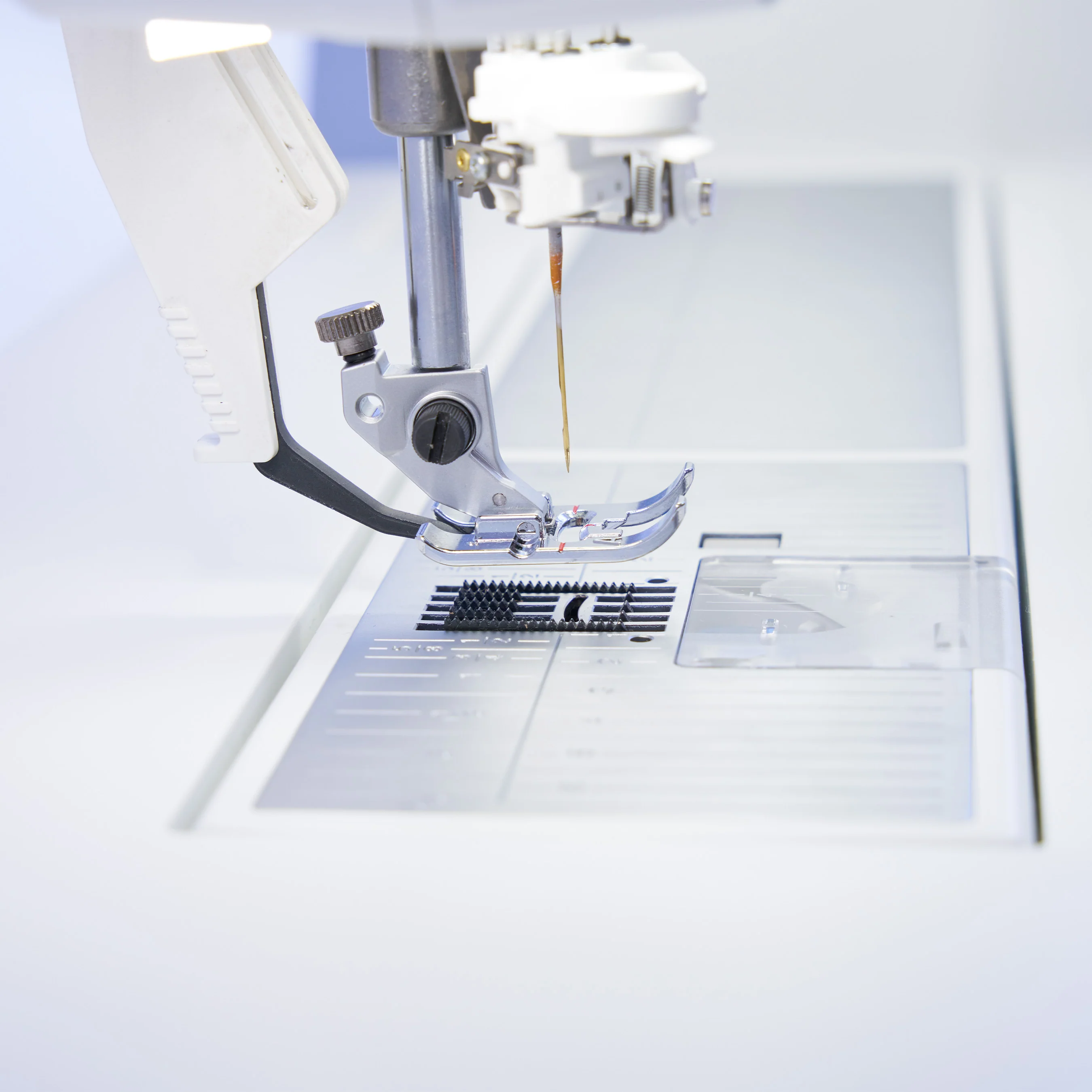 HUSQVARNA® VIKING® DESIGNER EPIC™ 3 Sewing & Embroidery Machine Nordic Frost - Image 6