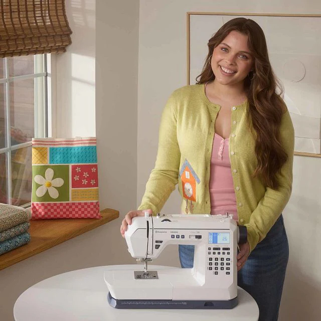 HUSQVARNA® VIKING® ONYX™ 30 Sewing Machine - Image 14