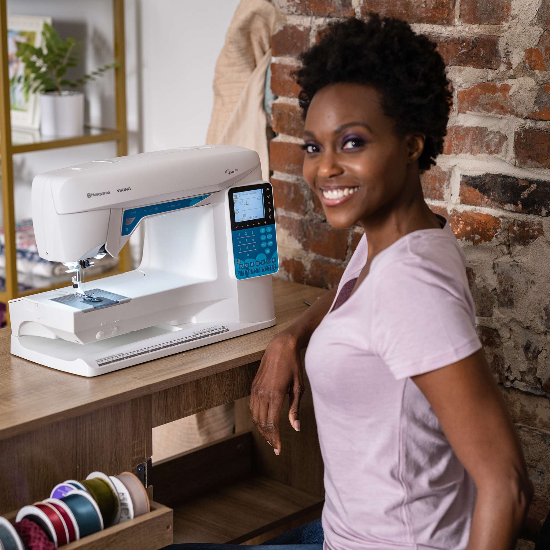 HUSQVARNA® VIKING® OPAL™ 650 Sewing Machine - Image 3