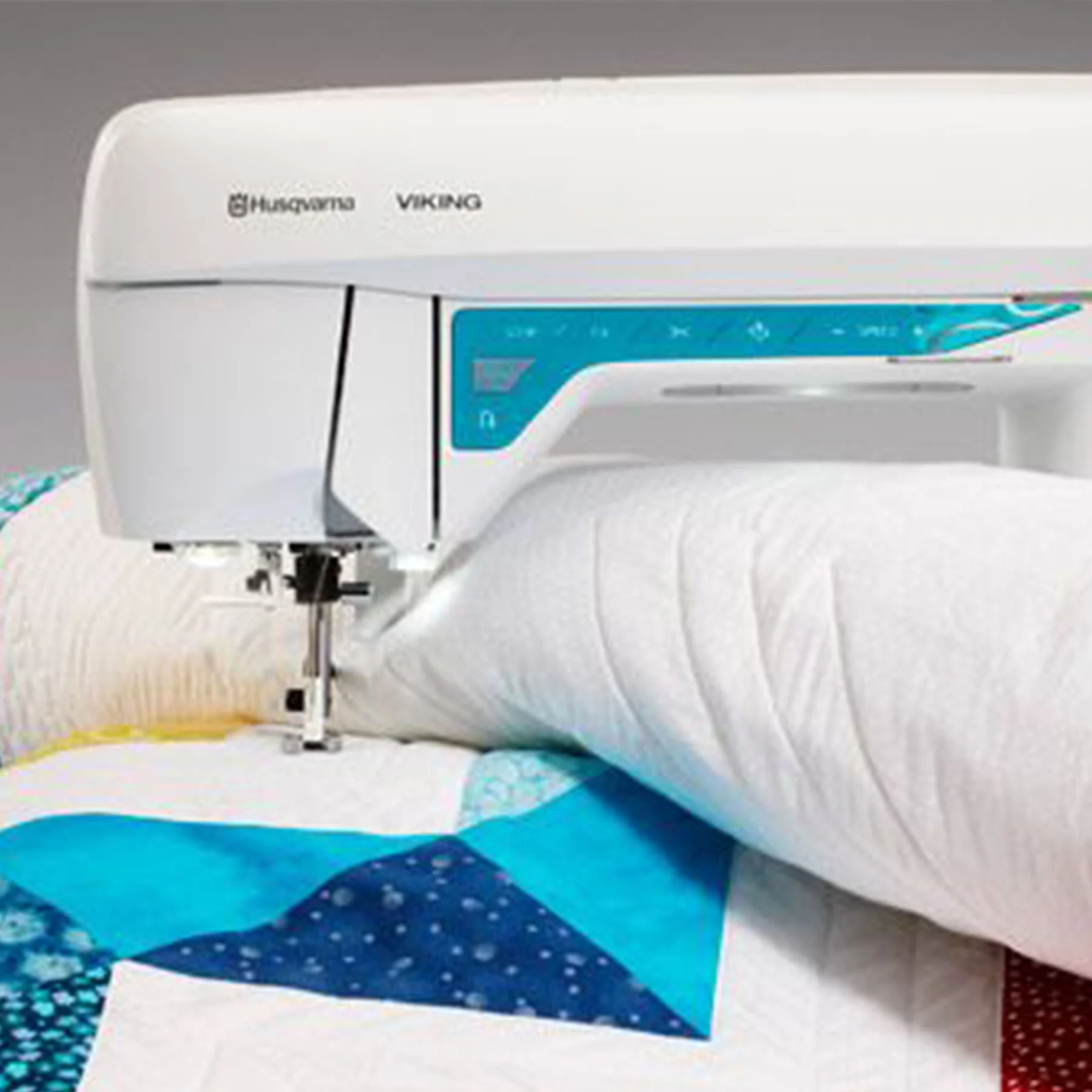 HUSQVARNA® VIKING® OPAL™ 670 Sewing Machine - Image 3