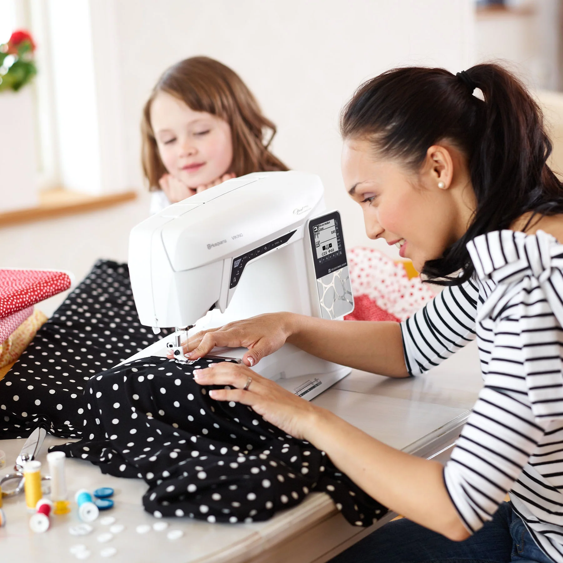 HUSQVARNA® VIKING® OPAL™ 690Q Sewing Machine - Image 6