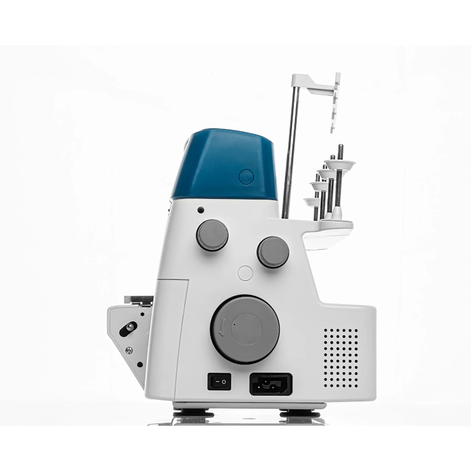 PFAFF® admire™ 1000 Overlock Machine - Image 9