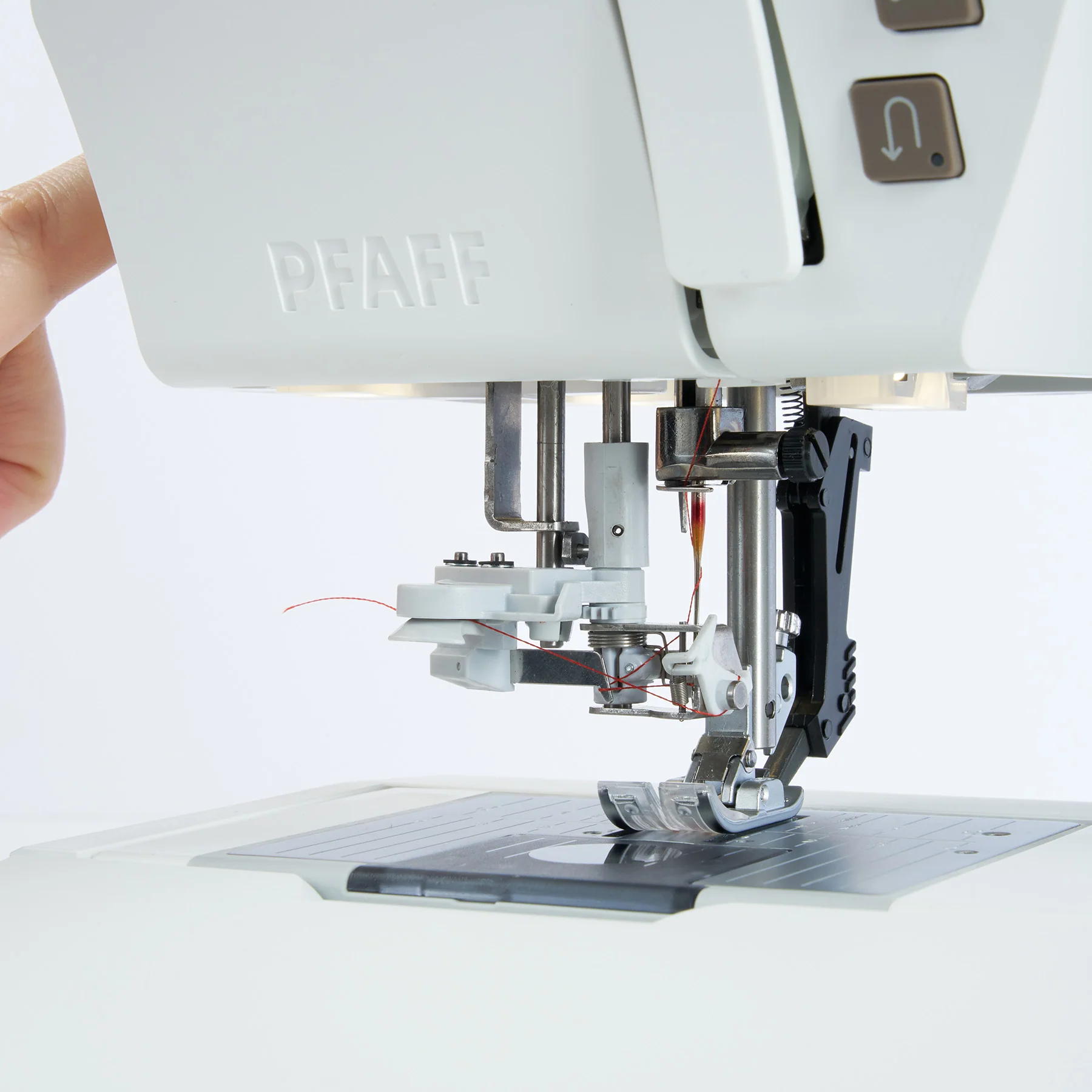 PFAFF® creative elevate™ 680 Sewing & Embroidery Machine - Image 10