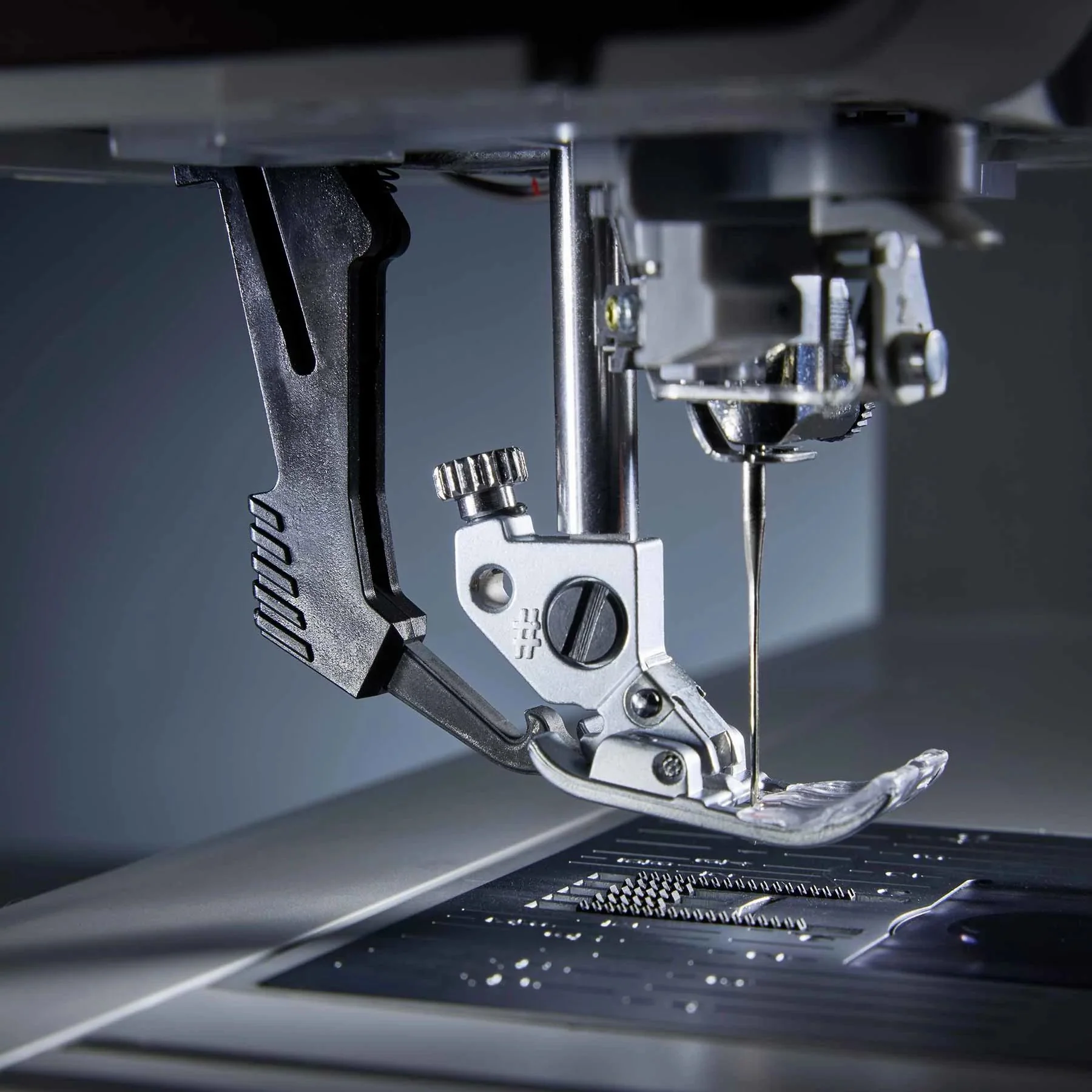 PFAFF® expression™ 715 Sewing Machine - Image 5