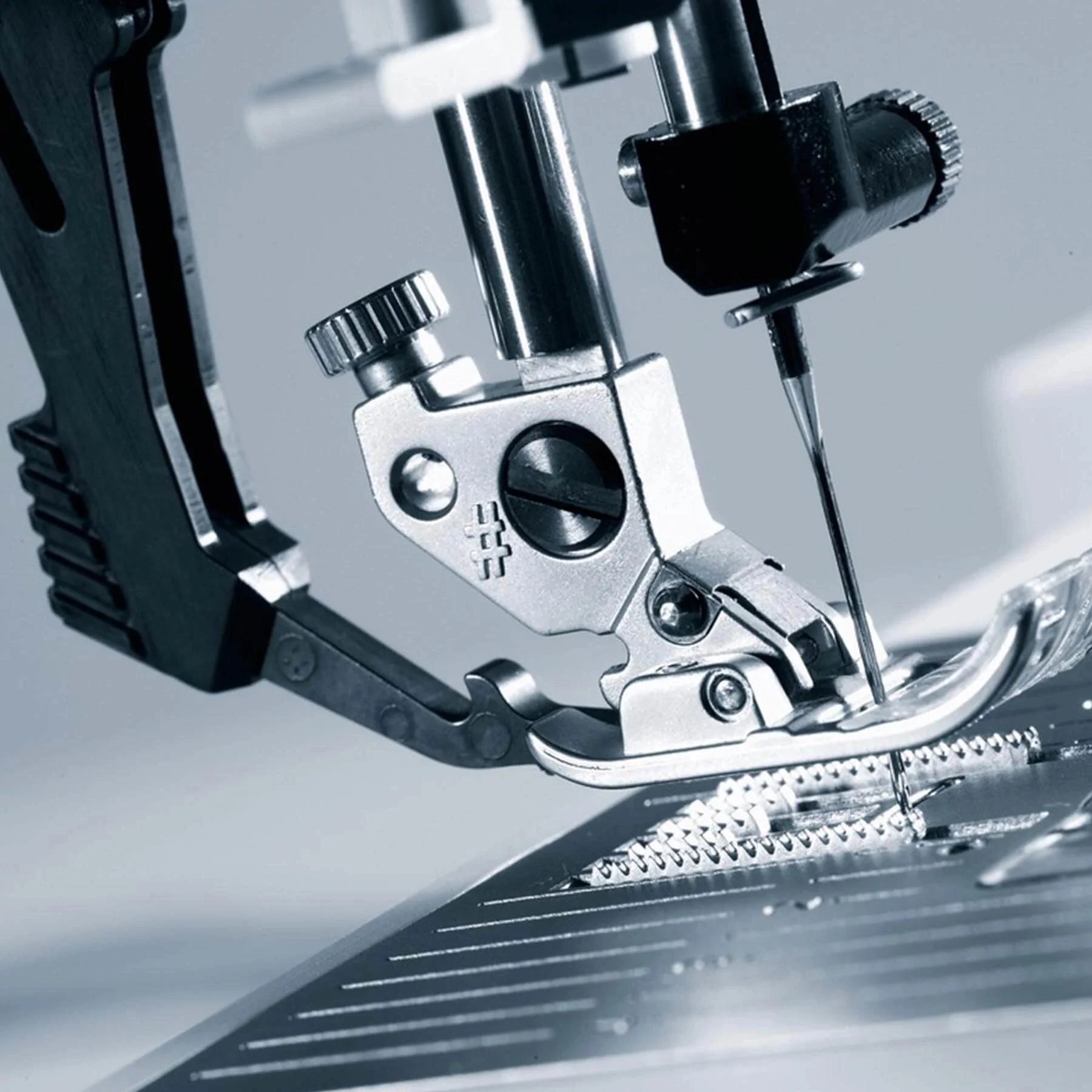 PFAFF® quilt expression™ 720 Special Edition Sewing Machine - Image 8