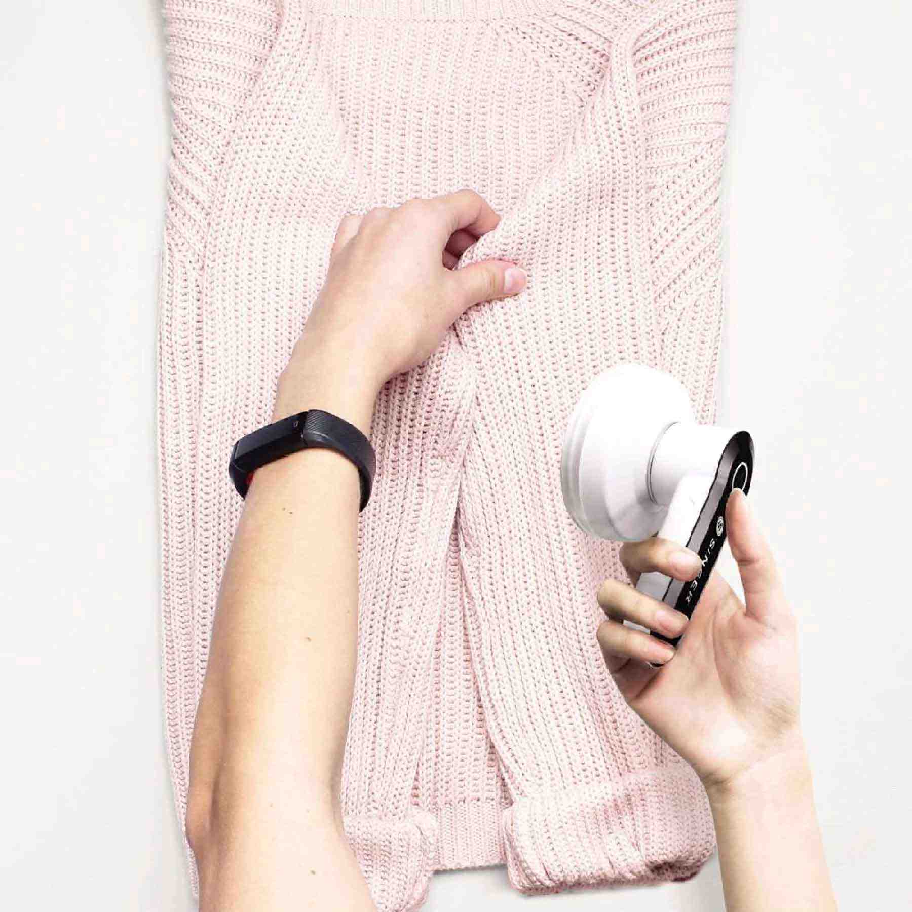 SINGER® Lint Remover - Image 8