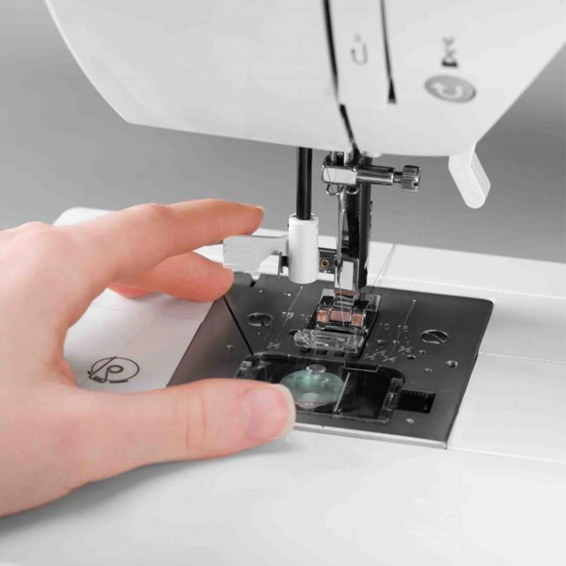 SINGER® Confidence™ 7463 Sewing Machine - Image 3