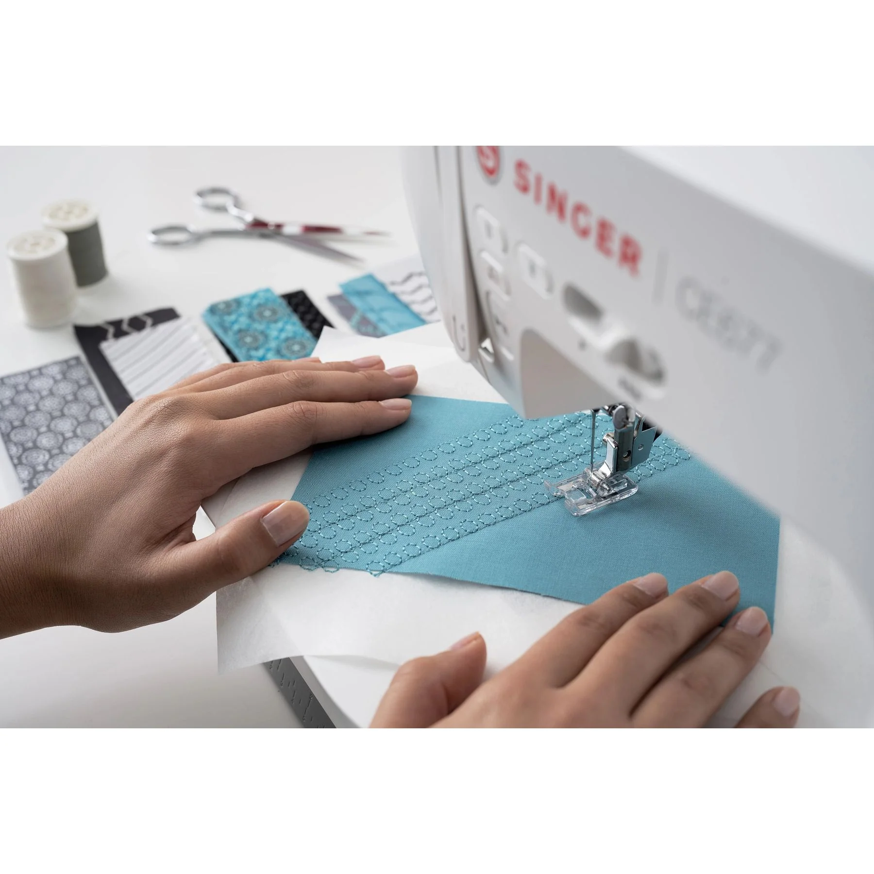 SINGER® Elite™ CE677 Sewing Machine - Image 7