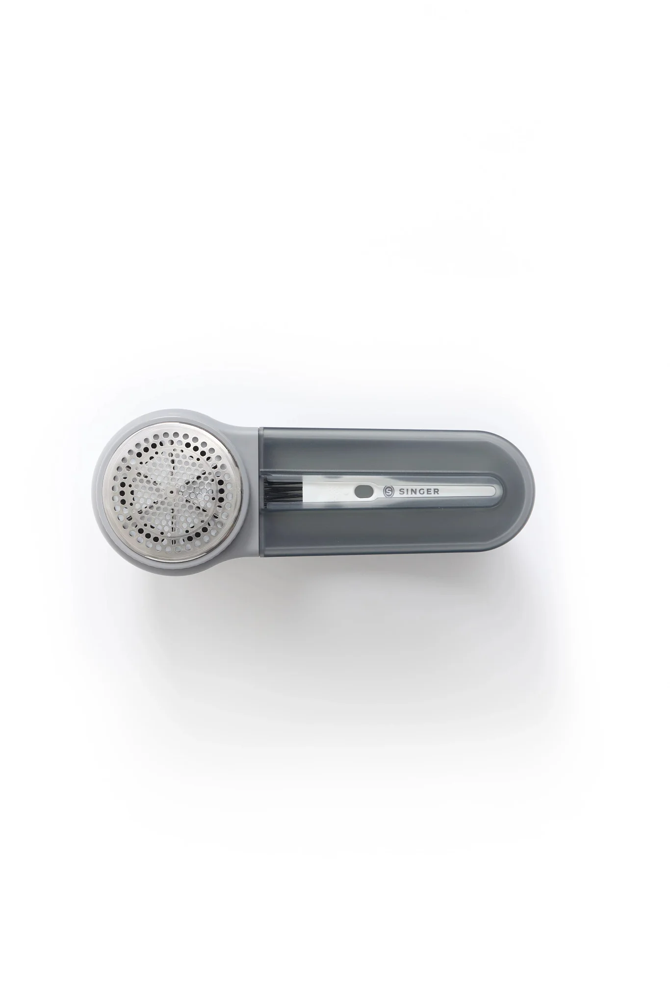 SINGER® Rechargeable Lint Remover - Image 5
